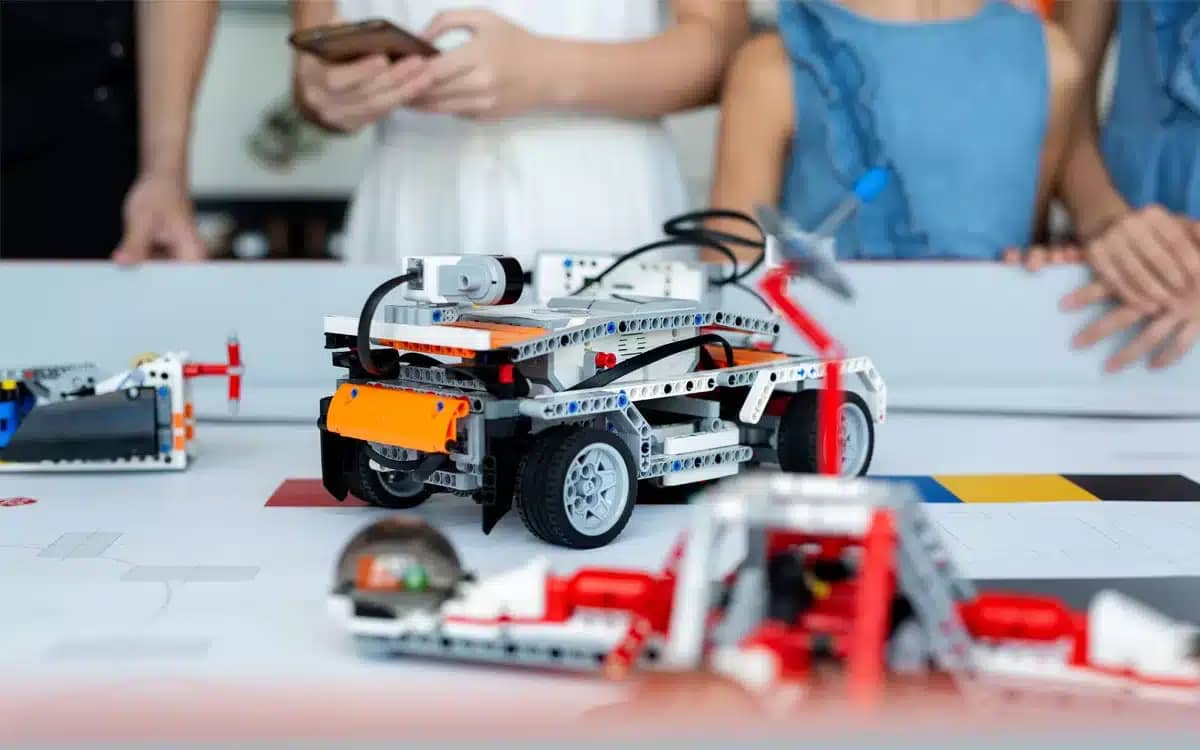 openpucp-organiza-demostraciones-sobre-uso-de-robotica