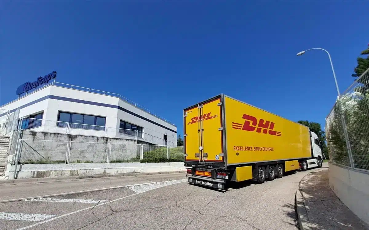 dhl-freight-realiza-transporte-sostenible-con-un-camion-volvo-fh-42-tractor-electric