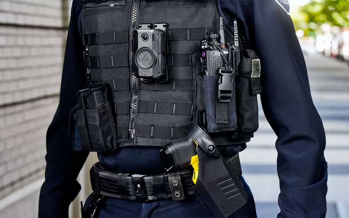 taser-de-axon-celebra-30-anos-de-salvar-vidas